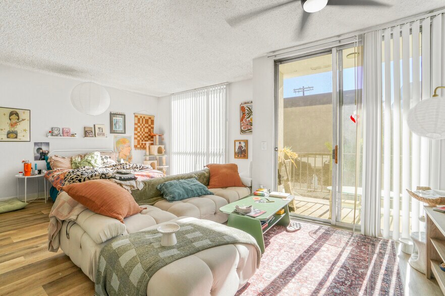 More Photos Of 8011 Romaine St, Los Angeles Apartments For Sale