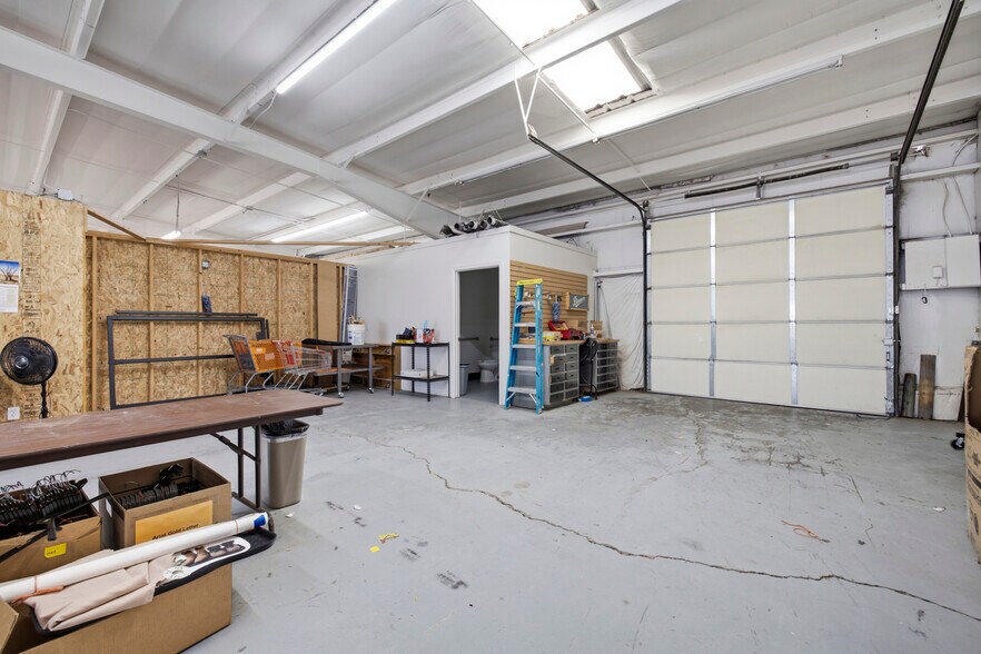 More Photos Of 2015-2017 2nd Ave, Greeley Warehouse For Sale