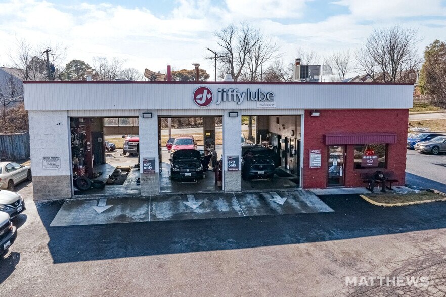 Primary Photo Of 6319 Kenwood Ave, Baltimore Auto Repair For Sale