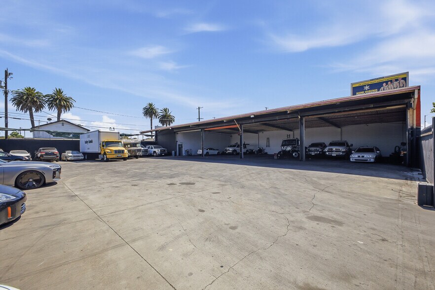 More Photos Of 818-828 E Manchester Ave, Los Angeles Warehouse For Sale