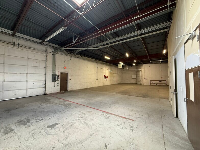More Photos Of 4301 S Federal Blvd, Englewood Light Distribution For Lease