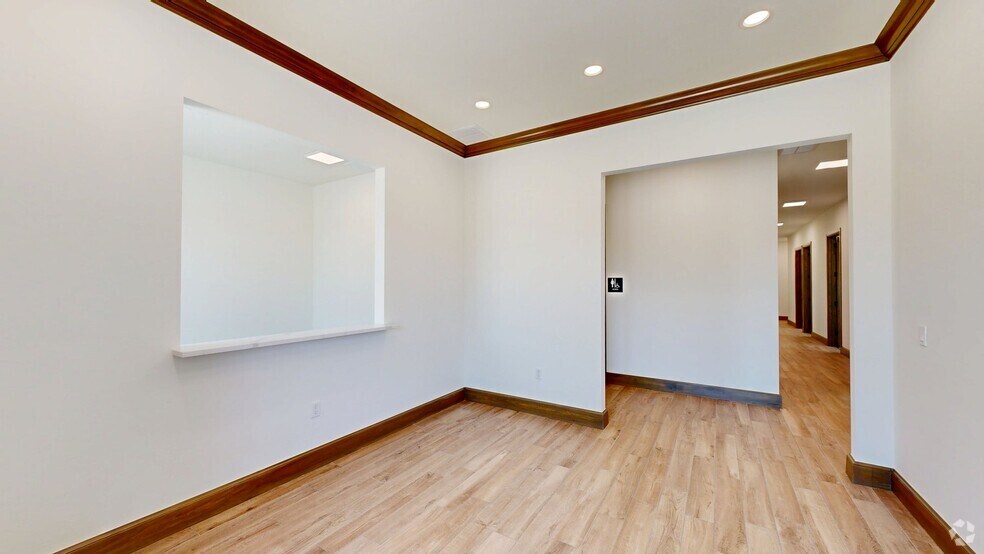 More Photos Of 2900 Washington Dr, Norman Unknown For Lease