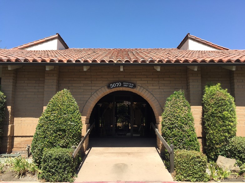 Primary Photo Of 5070 N 6th St, Fresno Office For Lease