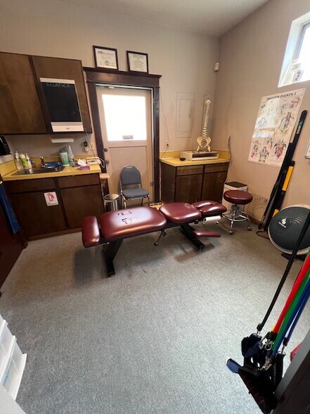 More Photos Of 1934 NE Broadway St, Portland Medical For Sale