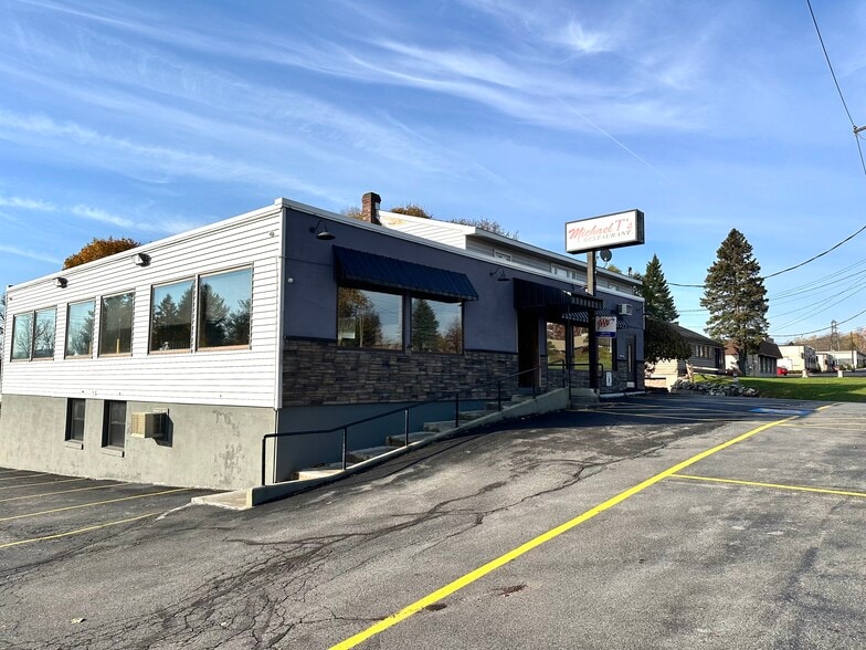 More Photos Of 8390 Seneca Tpke, New Hartford Restaurant For Sale