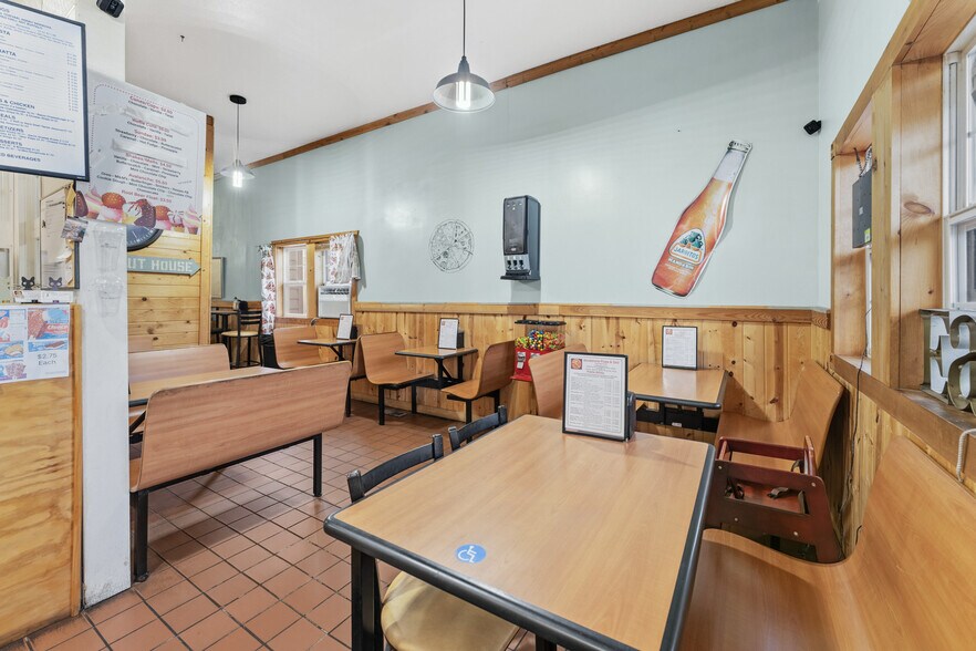 More Photos Of 410 Main St, Sandstone Restaurant For Sale
