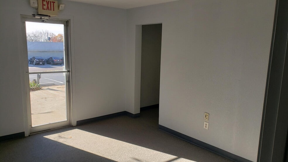 More Photos Of 4051 Jeffco Blvd, Arnold Loft Creative Space For Lease