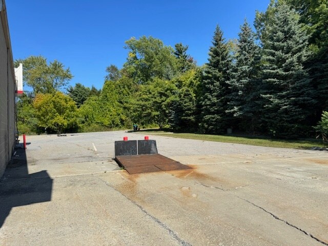 More Photos Of 1220 Shelburne Rd, South Burlington Freestanding For Lease