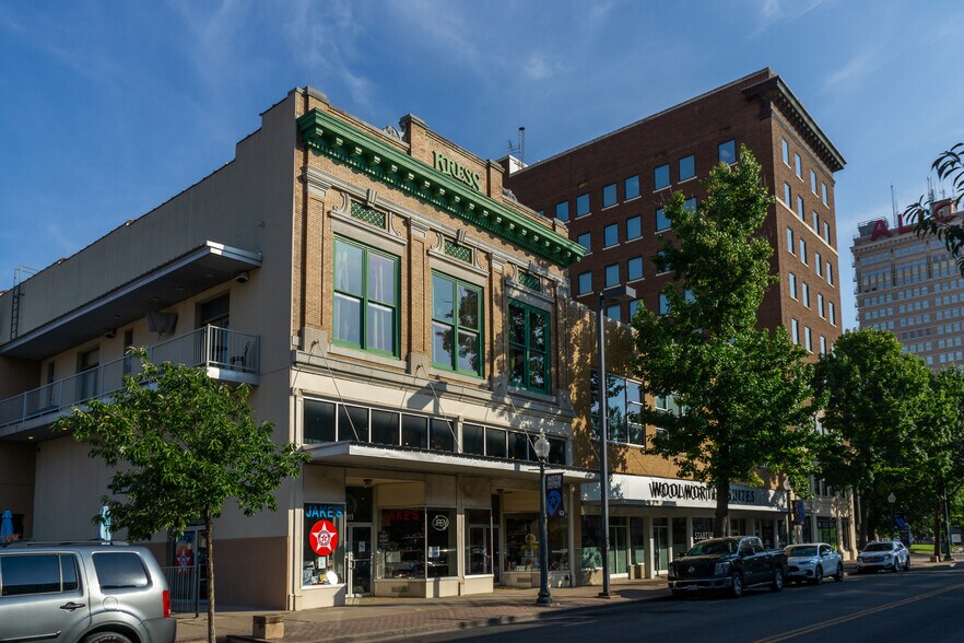 More Photos Of 613 Austin Ave, Waco Storefront Retail Office For Sale