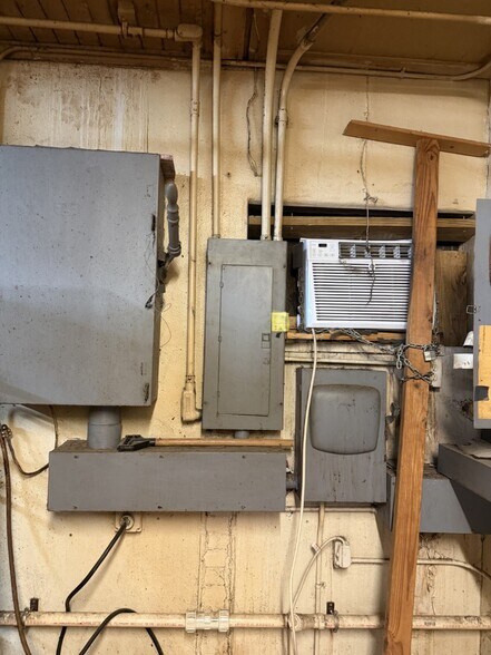 More Photos Of 1917 Cervantes St, Pensacola Freestanding For Sale