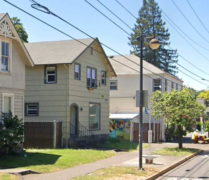 More Photos Of 1315 E High St, Eugene Apartments For Sale