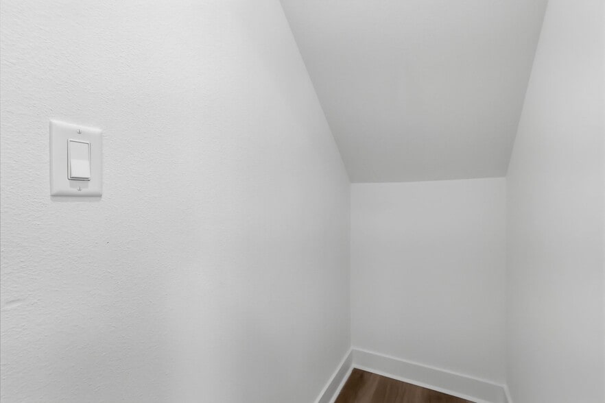 More Photos Of 1507 W 83rd St, Los Angeles Apartments For Sale