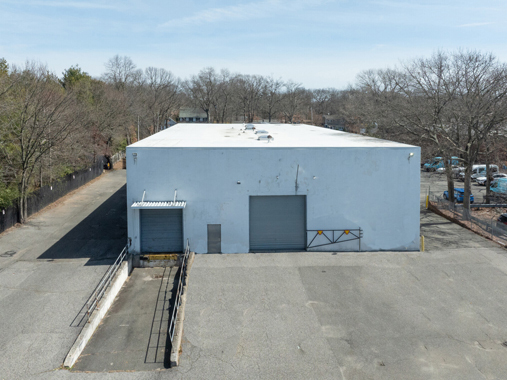 Primary Photo Of 30 Jefferson Ave, Saint James Warehouse For Lease