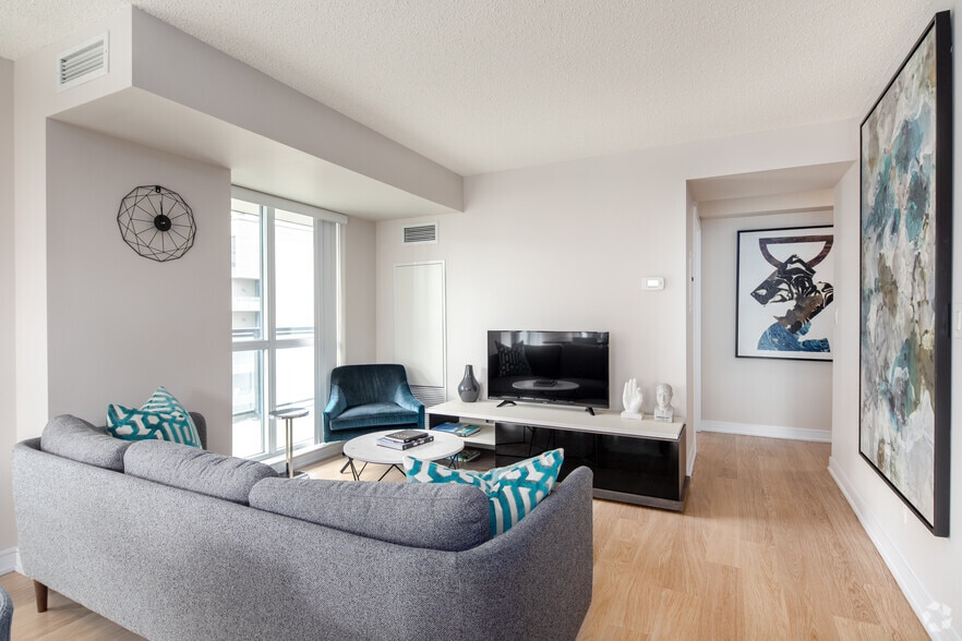 More Photos Of 570 Bay St, Toronto Apartments For Lease