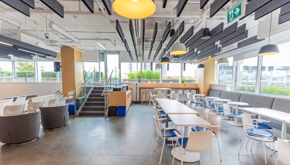 More Photos Of 9639 137A St, Surrey Office For Sale