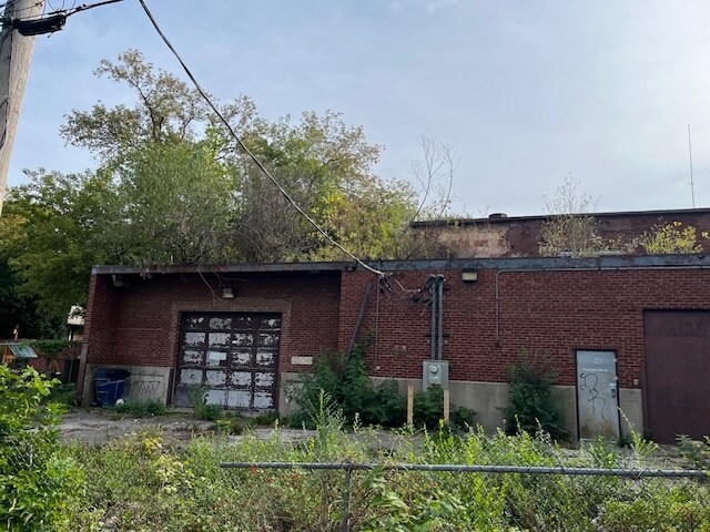 More Photos Of 574 S McAlister Ave, Waukegan Schools For Sale