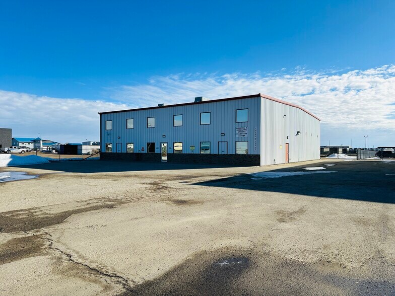 More Photos Of 10203B 123 St, Grande Prairie Warehouse For Lease