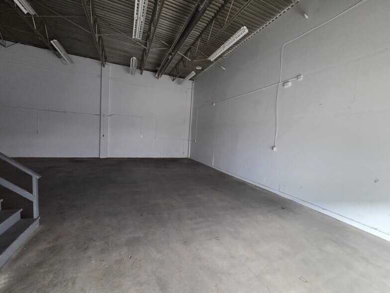 More Photos Of 20111-20121 Industrial Ave, Langley Warehouse For Lease