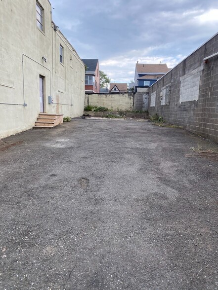 Primary Photo Of 9 E 12th St, Paterson Land For Lease