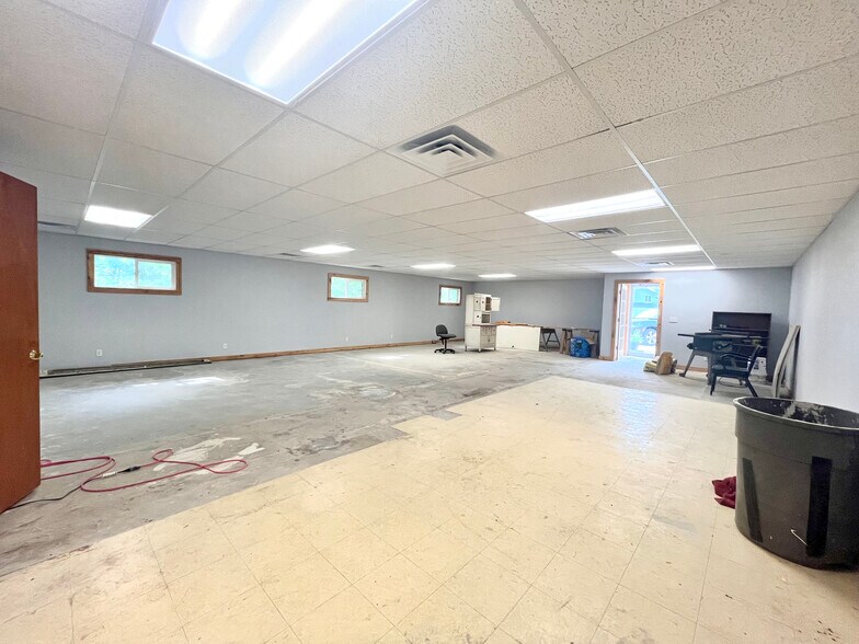 More Photos Of 1709-1713 E 7th St, Atlantic General Retail For Sale