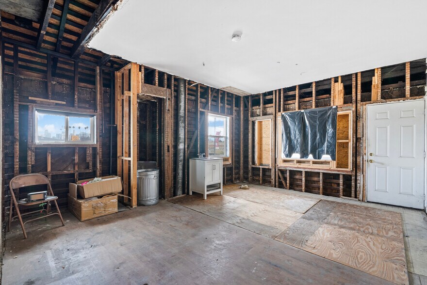 More Photos Of 4441 Avalon Blvd, Los Angeles Apartments For Sale
