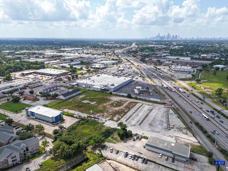 More Photos Of 4900 North Fwy, Houston Land For Lease