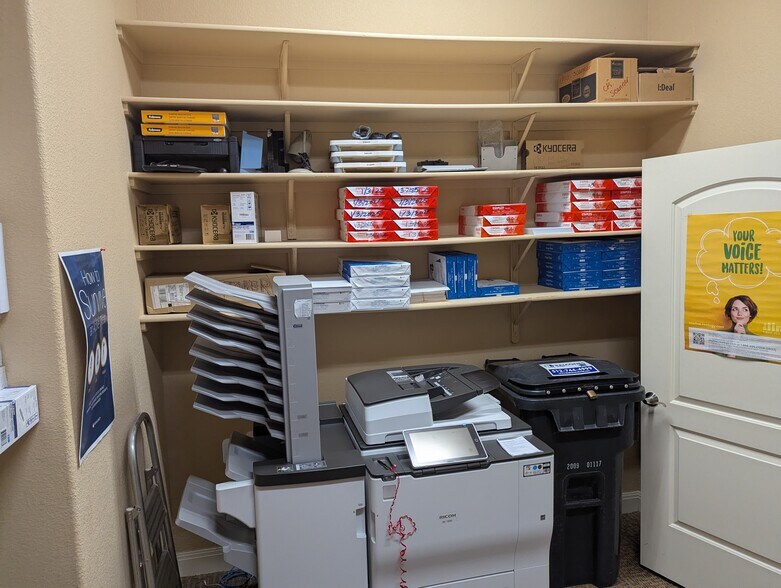 More Photos Of 1911 Corporate Dr, San Marcos Office For Lease