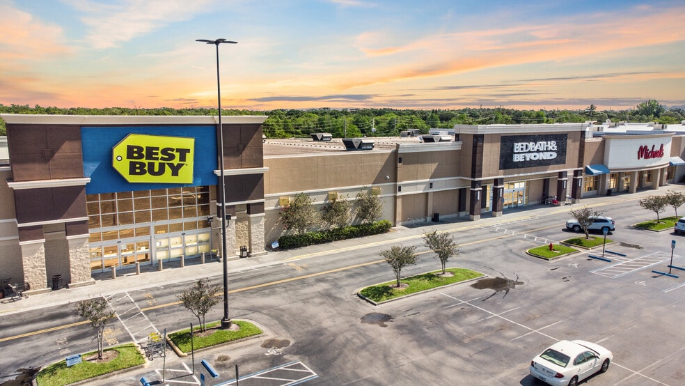 Primary Photo Of 6110 20th St, Vero Beach Unknown For Lease