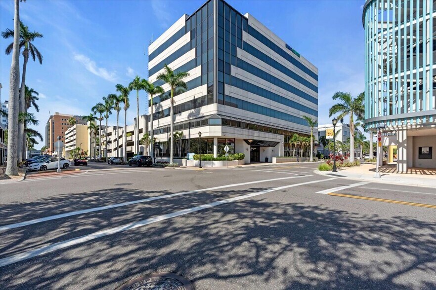 More Photos Of 1001 3rd Ave W, Bradenton Medical For Lease