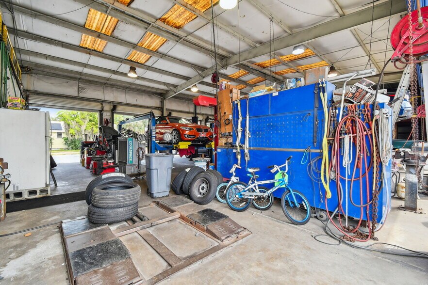 More Photos Of 2350 N Ponce De Leon Blvd, Saint Augustine Service Station For Sale