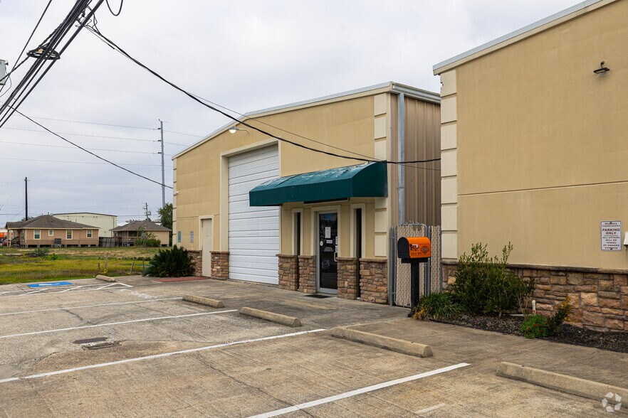 More Photos Of 313 S 16th St, La Porte Warehouse For Lease