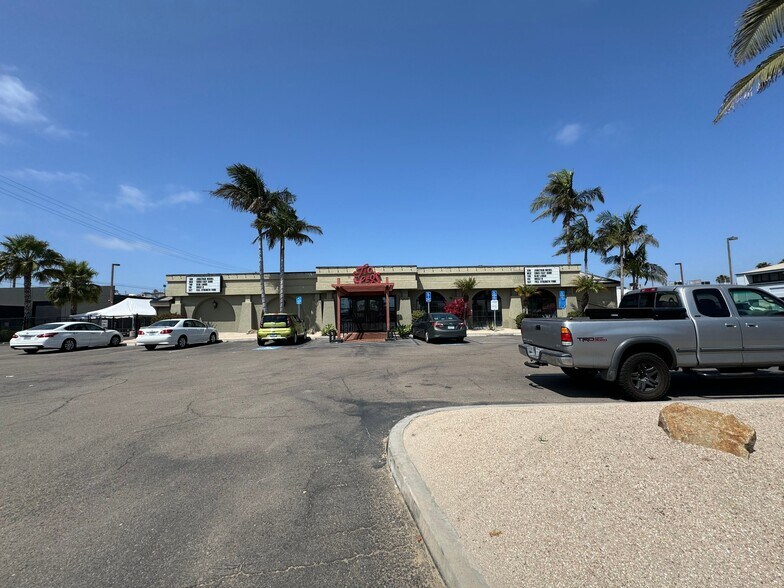 More Photos Of 5302 Napa St, San Diego Restaurant For Lease