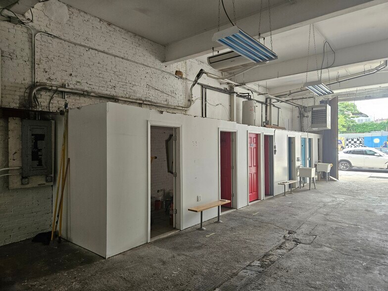 More Photos Of 987 Pacific St, Brooklyn Industrial For Sale