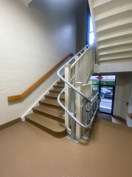 More Photos Of 422 Post Rd, Warwick Medical For Lease