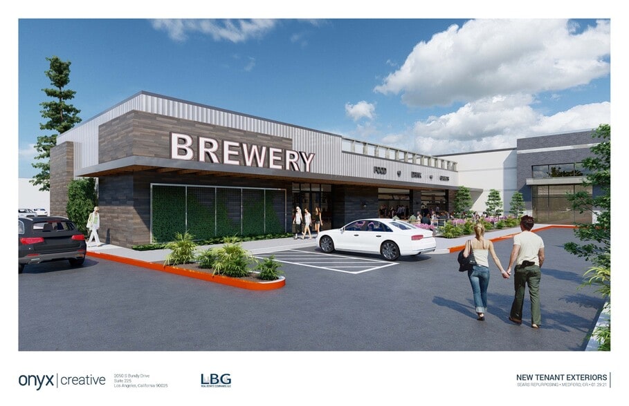 More Photos Of 501-1093 Medford Ctr, Medford Unknown For Lease