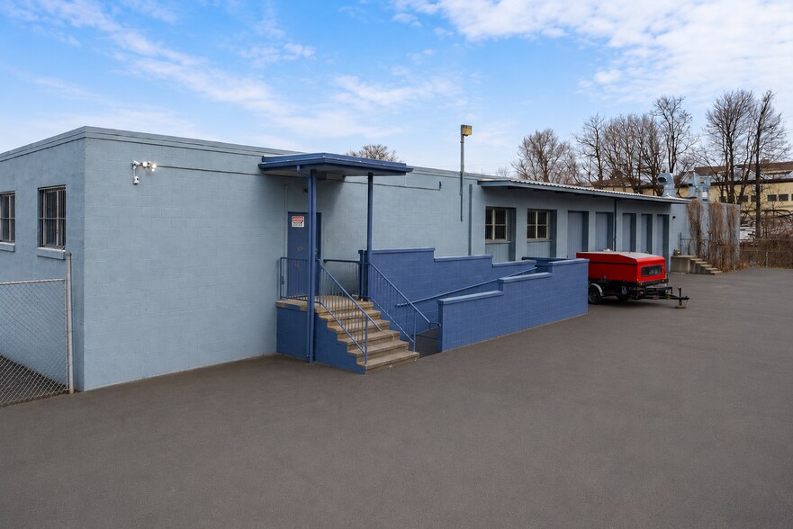 More Photos Of 40 Poplar St, Scranton Warehouse For Lease