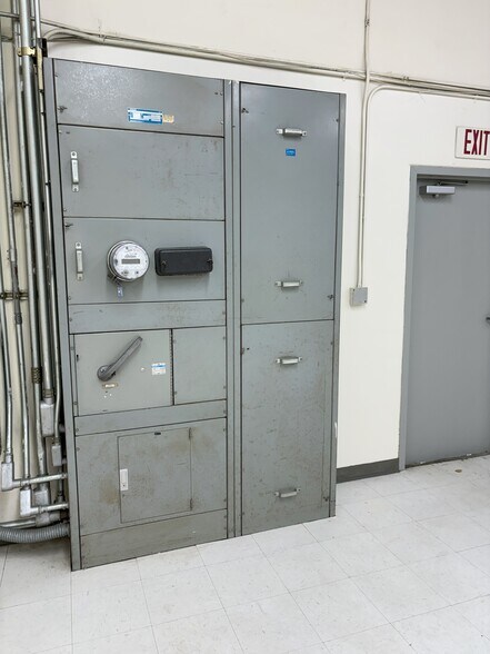 More Photos Of 2170 Oakland Rd, San Jose Light Manufacturing For Lease