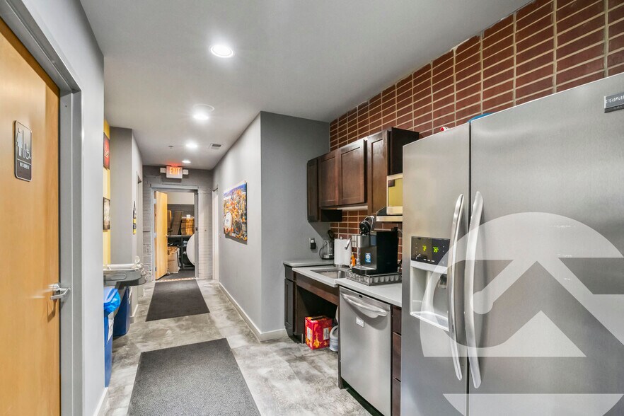 More Photos Of 512 N Main St, Royal Oak Storefront Retail Office For Sale