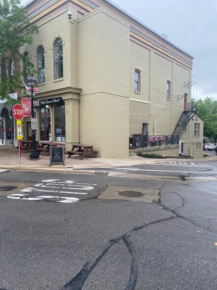 More Photos Of 145 Riley St, Dundee Storefront Retail Office For Sale