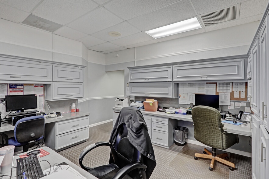 More Photos Of 3537 Forest Hill Blvd, West Palm Beach Medical For Lease