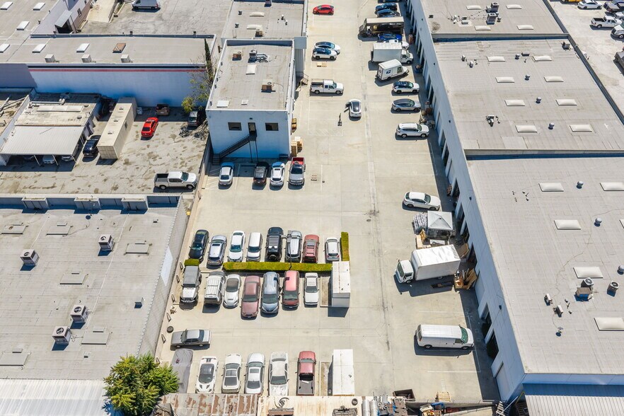 More Photos Of 127-129 S 8th Ave, La Puente Warehouse For Sale