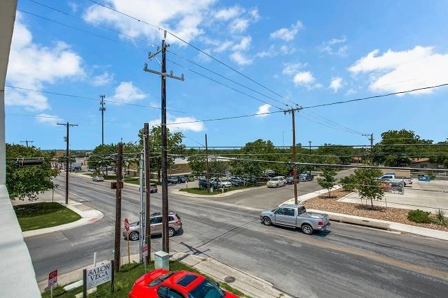 More Photos Of 250 W Olmos Dr, San Antonio Storefront Retail Office For Lease