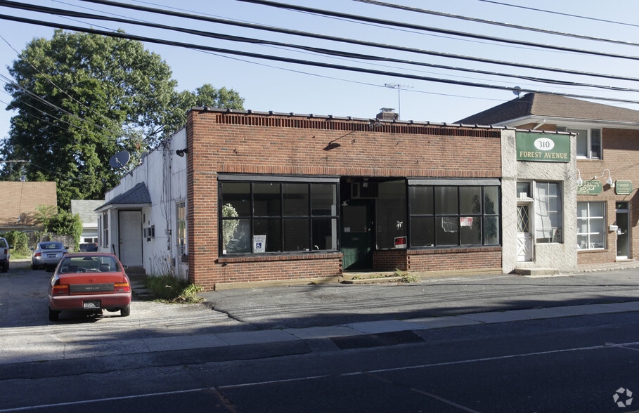 More Photos Of 310 Forest Ave, Locust Valley General Retail For Sale