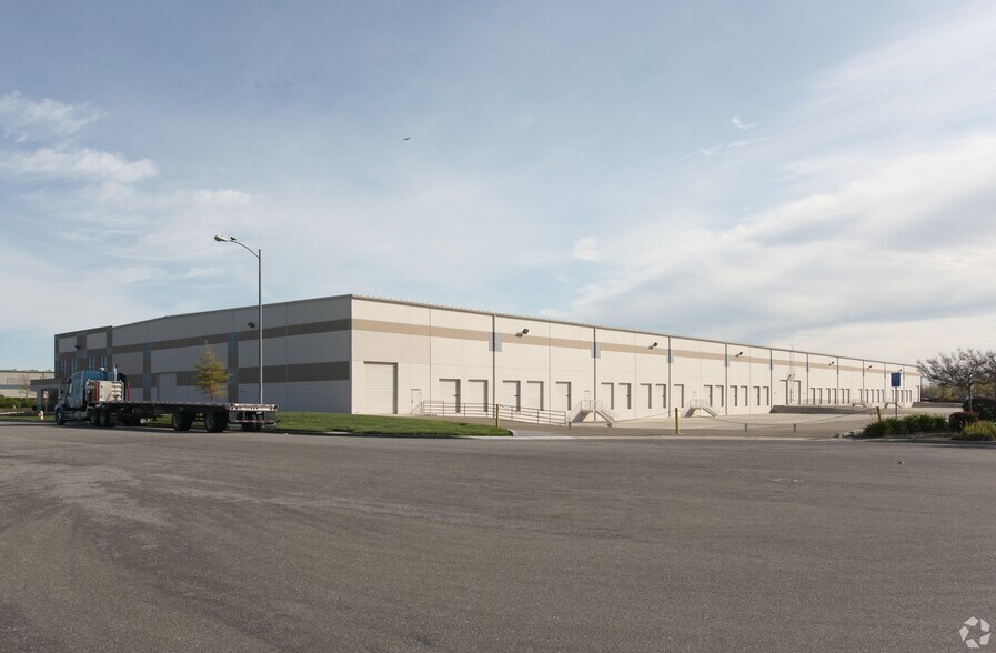 More Photos Of 2340 E Main St, Woodland Warehouse For Lease