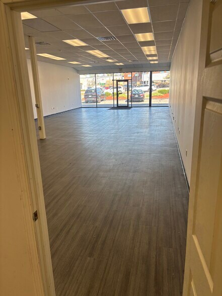 More Photos Of 223 S Willow St, Manchester Storefront Retail Office For Lease