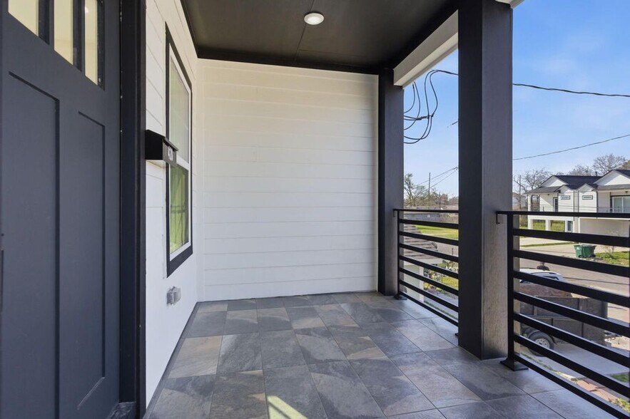 More Photos Of 428 Rhode Island st, Houston Apartments For Sale