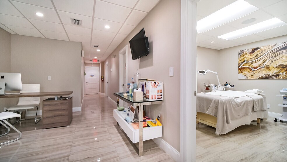 More Photos Of 201 N University Dr, Plantation Medical For Sale