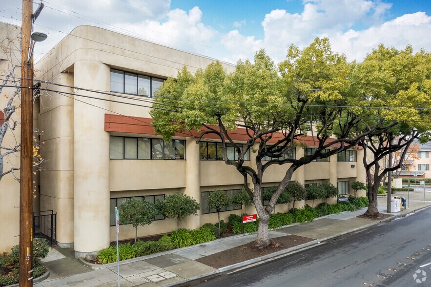 More Photos Of 1290 B St, Hayward Office For Lease