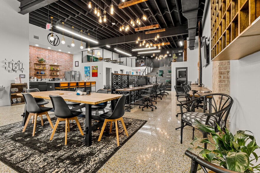 Primary Photo Of 132 W International Speedway Blvd, Daytona Beach Office For Lease