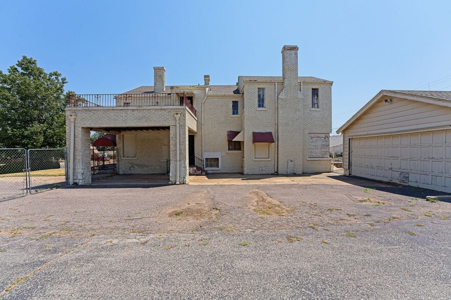 More Photos Of 400 SW 28th St, Oklahoma City Specialty For Sale